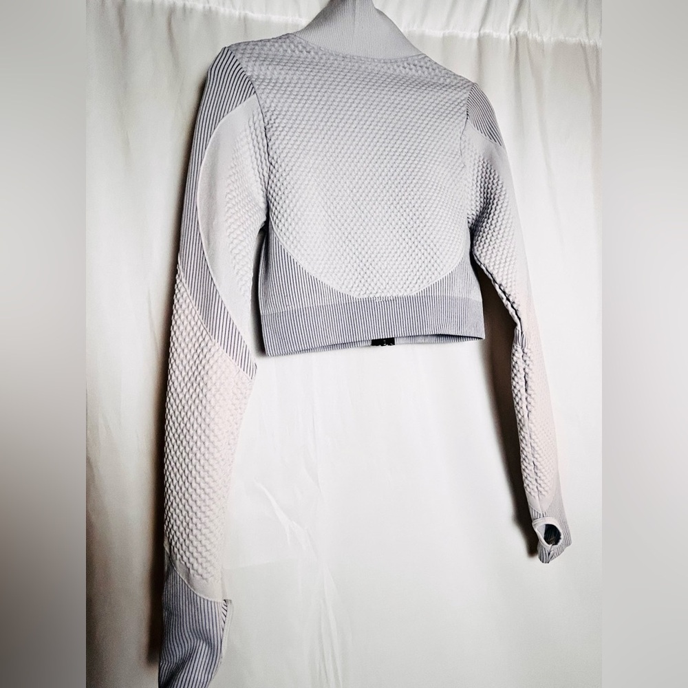 Bella Movement Womens Small Gray Workout Crop Top Long Sleeve Jacket Mock Neck - Picture 5 of 12